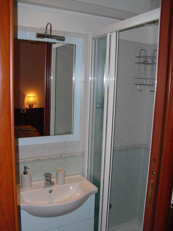 Asian Rest House 3* Roma